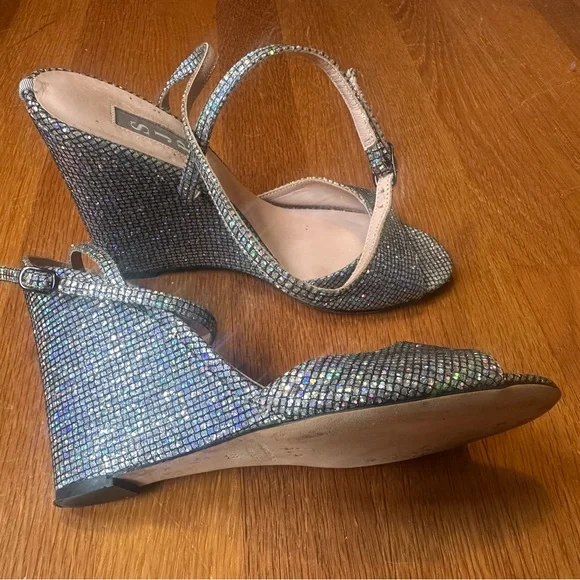 SJP by Sarah Jessica Parker Silver Glitter Boca Wedges size 38/7-7.5 - Picture 6 of 11